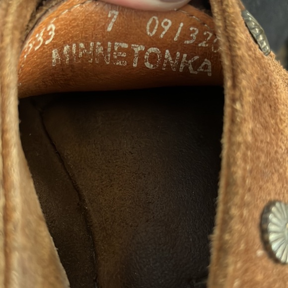 Minnetonka Brown Suede Fringe Boho Moccasins- 7 - Picture 6 of 7